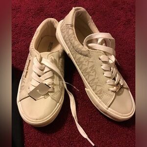 MICHAEL KORS GIRLS SZ 2 MK SNEAKERS SHOES EUC